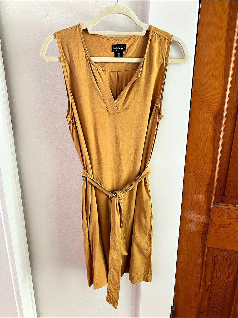 Nicole Miller New York Sleeveless Tie Waist Dress in Brown Size 8